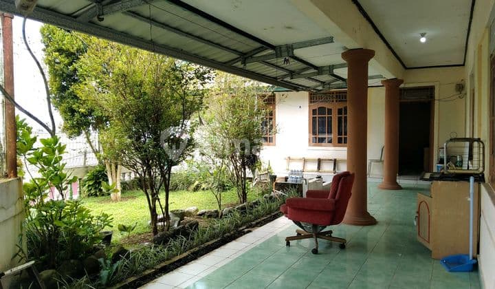 Villa di Taman Safari Puncak. Best Location View Gunung