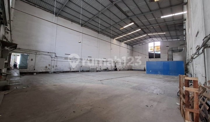 For Rent Ready-to-Use Warehouse/Land on Soekarno Hatta Street, Bandung