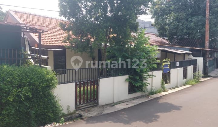 Rumah Lama Di Kawasan Bintaro Harga Menarik