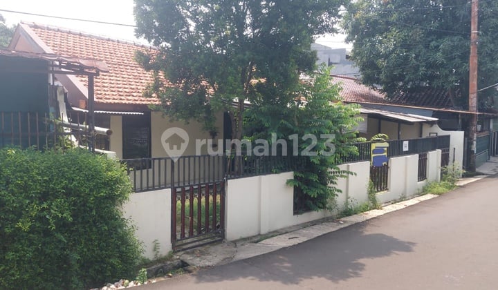 Rumah Lama Di Kawasan Bintaro Harga Menarik