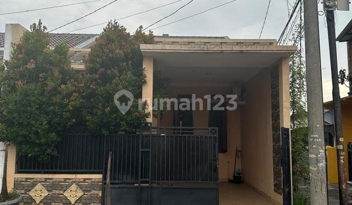 House in South Meruya, Kebon Jeruk