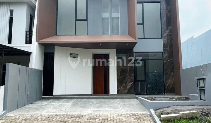 Baru Gress Rumah 2 Lantai Woodland Citraland Surabaya