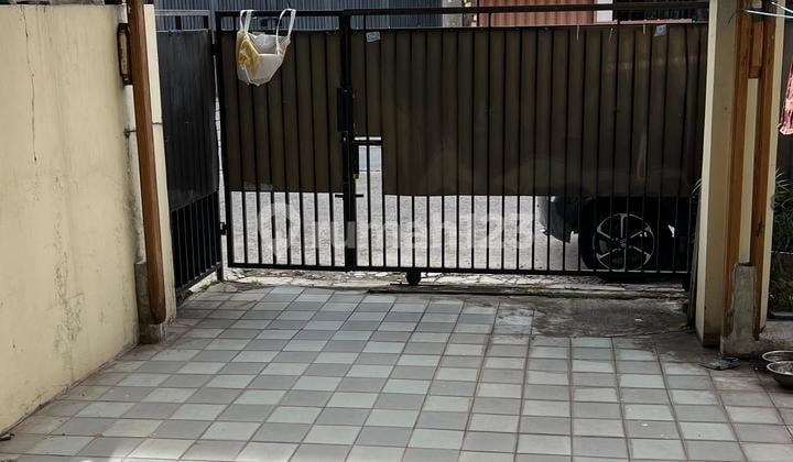 Rumah Tua Hitung Tanah Row Jalan Lebar Bebas Banjir SHM