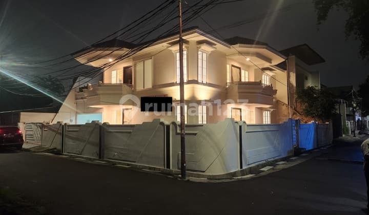 Sell Luxury Hook House in Pondok Bambu, Duren Sawit, East Jakarta