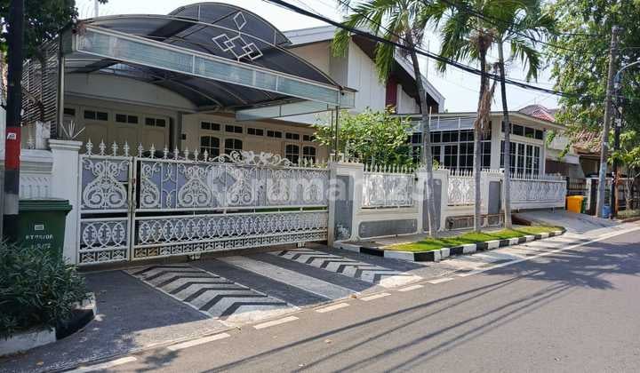Dijual Rumah Mewah Pusat Kota,SHM,Area CempakaPutih,Jakarta Pusat