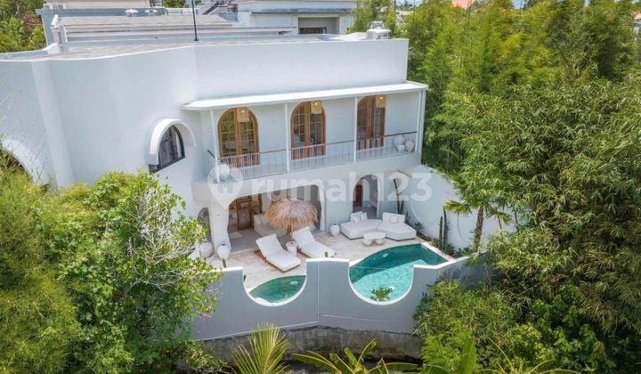 Modern Villa 4 Br Berawa Canggu For Yearly Rent
