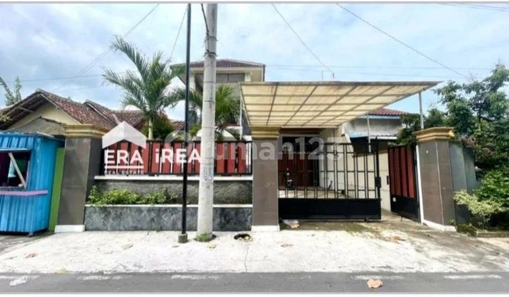 2-Story House for Sale in Klaten with Swimming Pool in Juwiring 2-Story House for Sale in Klaten with Swimming Pool in Juwiring