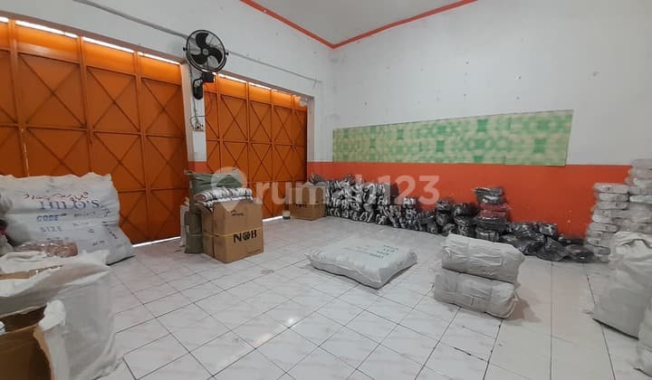 Ruang Usaha Di Area Bisnis Pasar Gede Solo