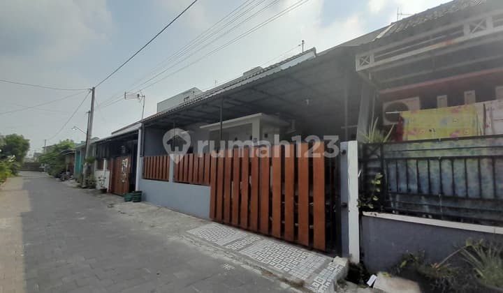 Rumah Minimalis Di Komplek Perumahan Gentan.surakarta