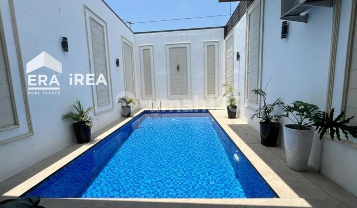 Rumah Dijual Solo Kota Ada Kolam Renangnya