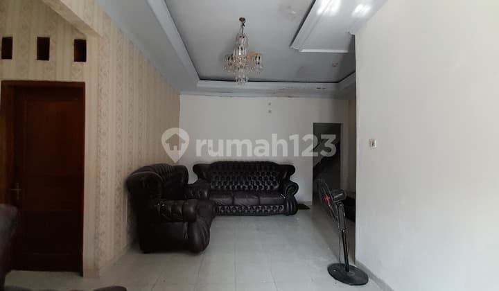 Rumah Lingkungan Perumahan Colomadu