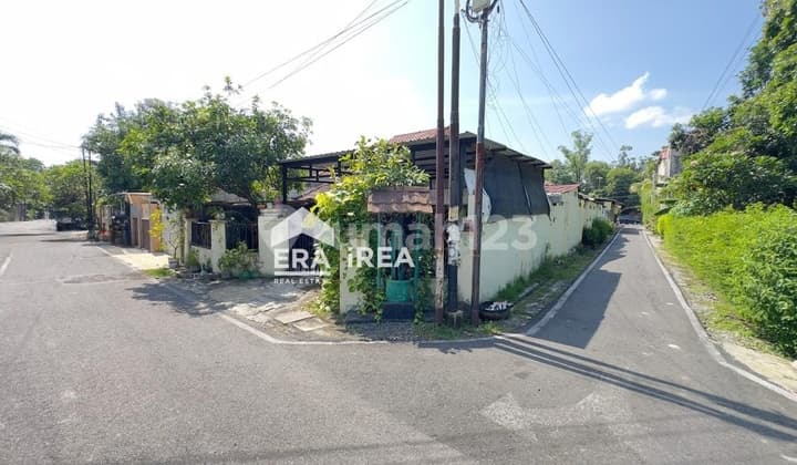 Rumah Solo Kota Dekat Stadion Manahan