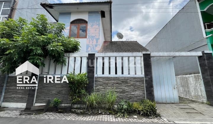 Rumah Solo Baru Dekat The Park Mall