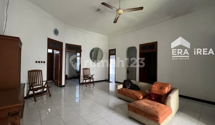 Dijual Rumah Solo Baru Murah Dekat The Park Mall