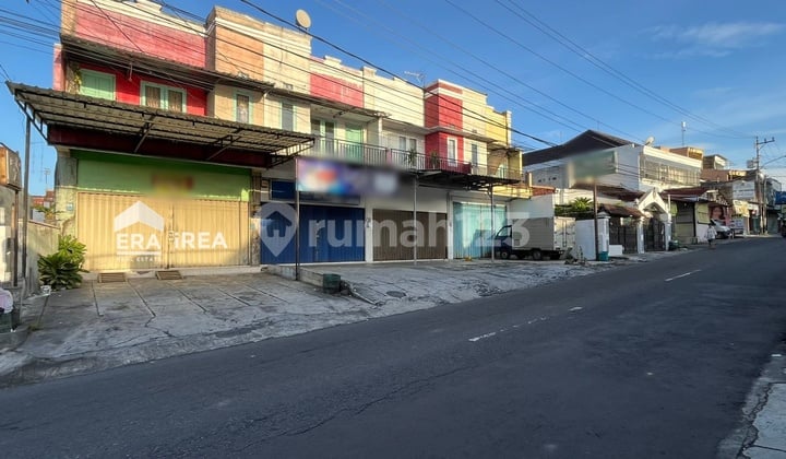 For Rent: Shophouse in Solo Jebres Near Akper Husada