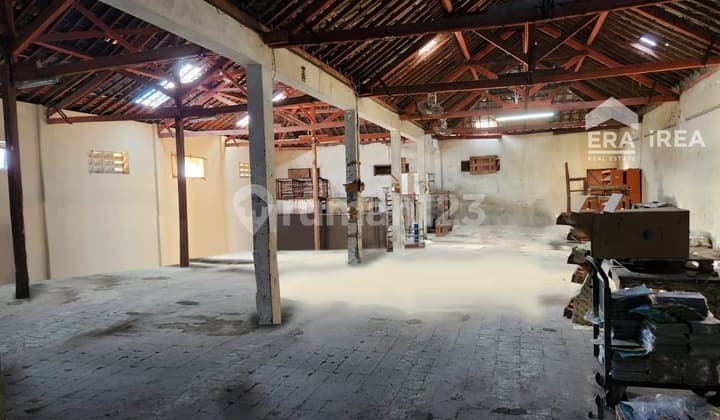 Gudang Solo Baru Dekat Pakuwon Mall