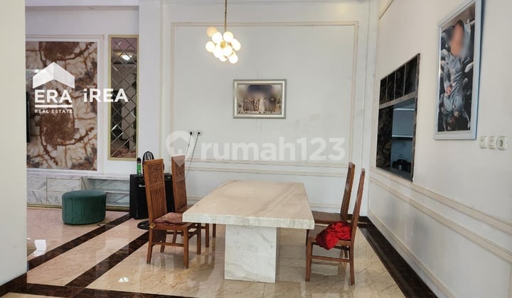 Rumah Mewah 2 Lantai Dekat Exit Tol Klodran Full Furnish