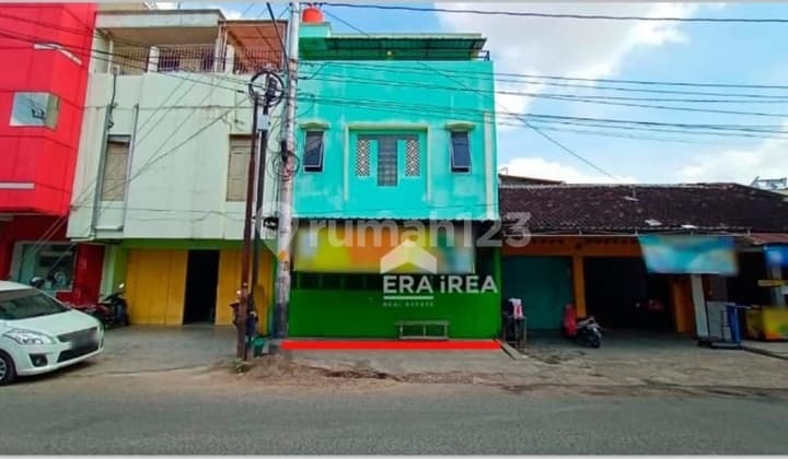 Ruang Usaha 3 Lantai Dijual Murah Dekat Balaikota Solo