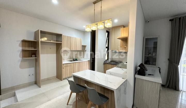 Disewakan Rumah Hoek Semi Furnished di Zora BSD, Tangerang Selatan
