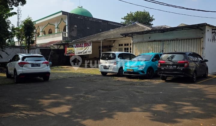 Rumah Tua Hitung Tanah Area Komersil di Meruya Jakarta Barat