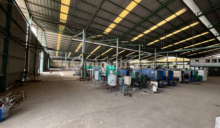 For Quick Sale: Tronton Truck and 40'' Container Access Factory in Mauk, Tangerang