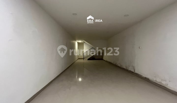 Affordable Shophouse for Rent in Pasar Nongko and Manahan Stadium Area, Solo