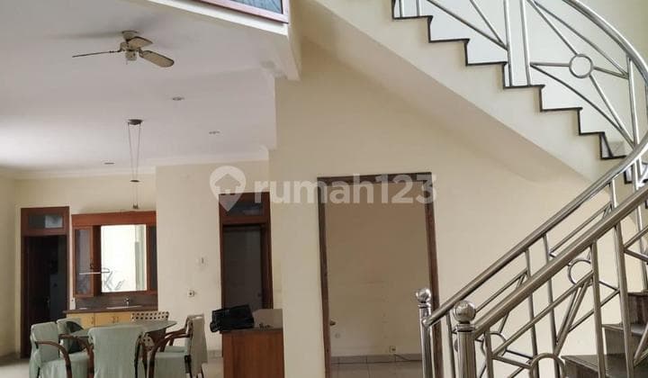 Rumah Dijual Bagus Perumahan Taman Kedoya SHM