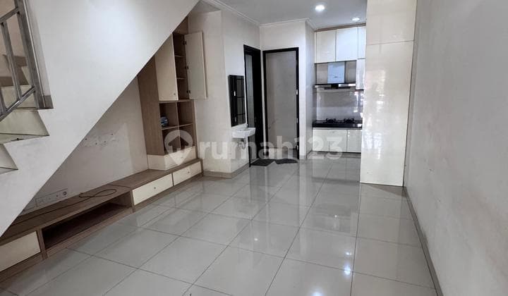 Siap Huni, Rumah, 2 Lantai, PPJB di Green Village