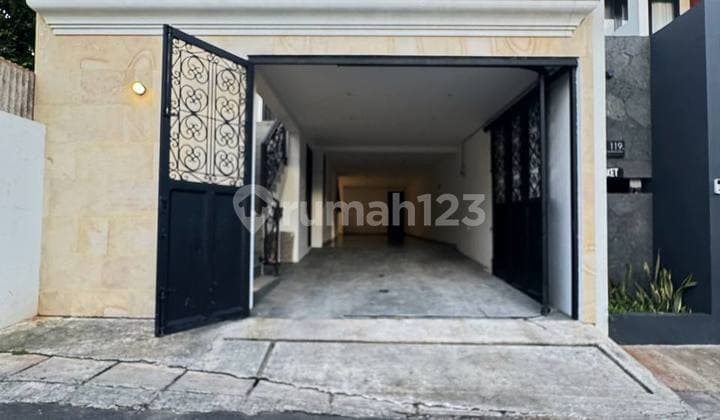 Ready-to-Occupy House in Jagakarsa, South Jakarta