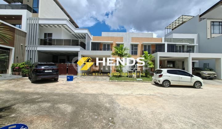 For Sale 2-Story Standard Developer House Free Renovation Batam Centre