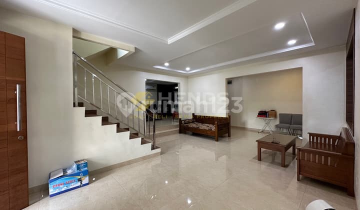 Diamond Palace 2-Story House Ready to Occupy, Central Batam Centre City, Batam