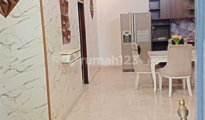 Rumah Lantai 1 Semi Furnished Lokasi Strategis di Renon