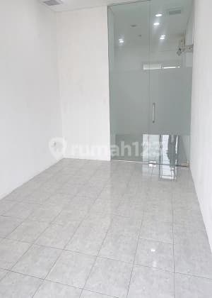 Ruang kantor 55m2, sudah reno mdh diakses di Ged. GP PLaza. 20615