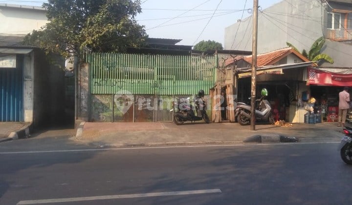 Ruang usaha di Jalan Raya bks workshop di Kedoya. 20004