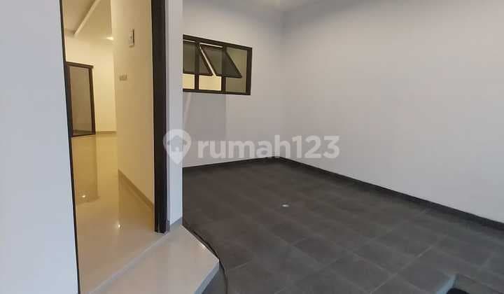 Dijual Murah, Hanya Ada 3 Unit. Brand New Town House 2 Lantai di Cempaka Putih. Lokasi Strategis