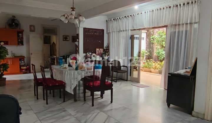 Dijual Rumah Rapi dan Asri 2 Lantai di Pulomas. Halaman Luas