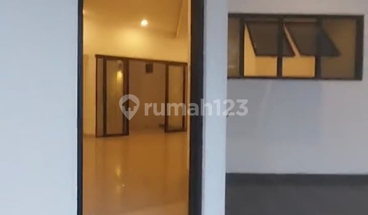 Dijual Cepat, Tinggal 1 Unit Lagi!! Brand New Town House 2 Lantai di Cempaka Putih. Lokasi Strategis