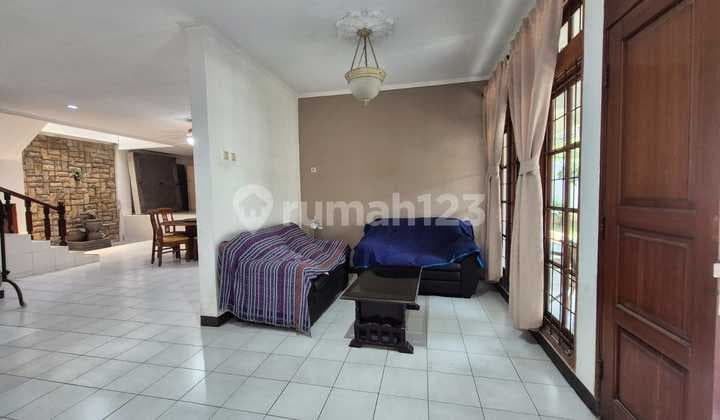 Dijual Rumah di Pulomas 2 Lantai Komplek Perumahan