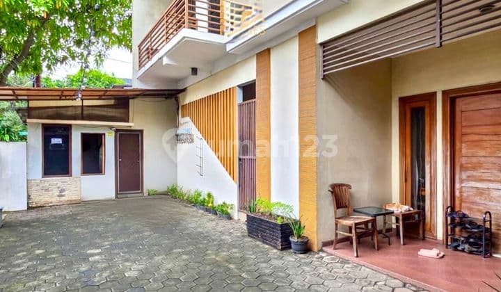 Dijual Cepat Rumah Kost2an 2.5 Lantai di Bendungan Hillir, Jakarta Pusat. Bebas Banjir. Investasi Bagus