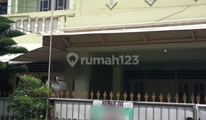 Jual Murah Rumah Dua Lantai Dalam Komplek Keama Terjaga Lingkungb Berih dan Rapi Ptb Duren Sawit