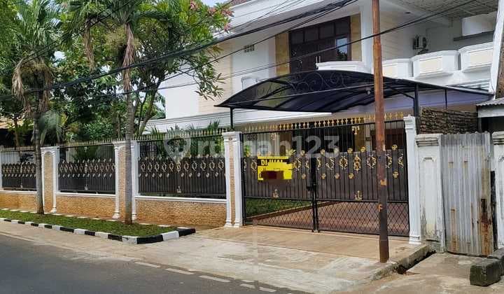 Rumah Mewah Di Jalan Utama Komplek 10 Menit Ke Tebet Bebas Dari Banjir.duren Sawit Jak Tim