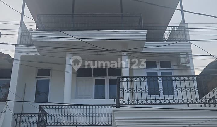 Rumah Baru Renovasi Dalam Komplek Elite Full Furnish.aksesjalan Lebar Wilayah Strategis Eramas 2000 Ckung Jakarta Timur