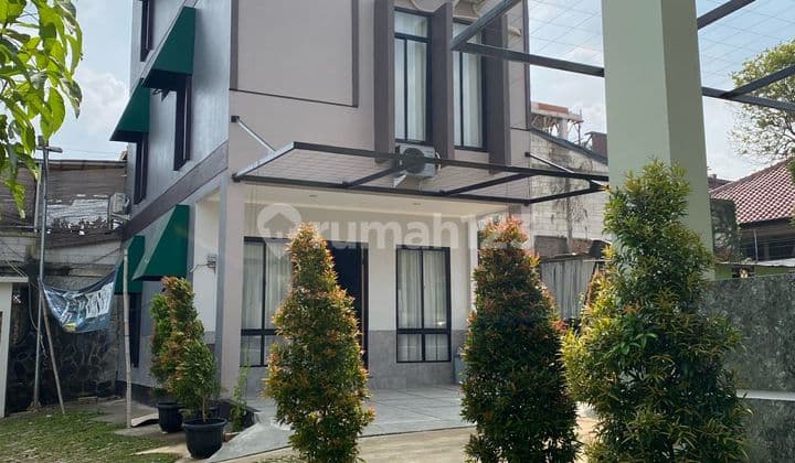 Rumah Cantik Dan Mewah 3 Lantai.dalam Cluster.tb Simatupang Jakarta Selatan