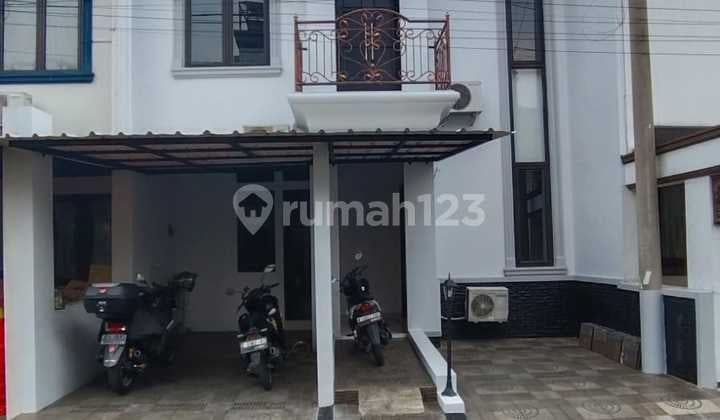 Rumah Mewah Siap Huni Dalam Cluster Dekat Dengan Jalan Raya.cipinang Jakarta Timur