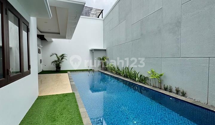 Rumah Mewah Ada Swiming Pool Siap Huni Dalam Komplek Elite Taman Duren ******** ******** Sawit Jak Tim