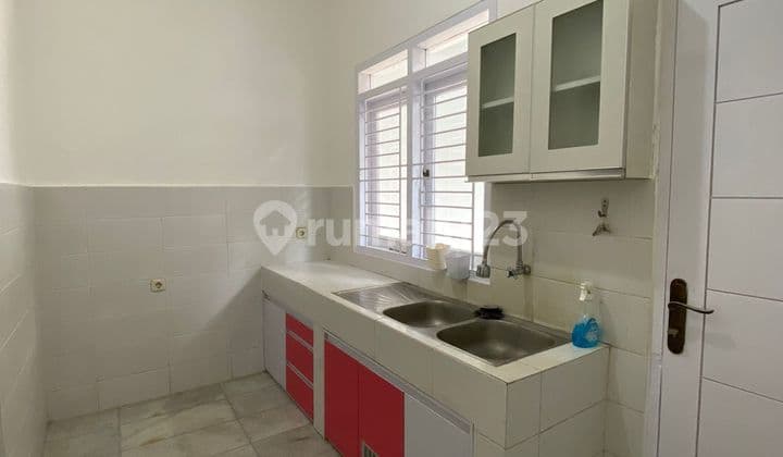 Rumah Cantik Siap Huni Dlam Komplek Duku Kramat Jati Jakarta Timur