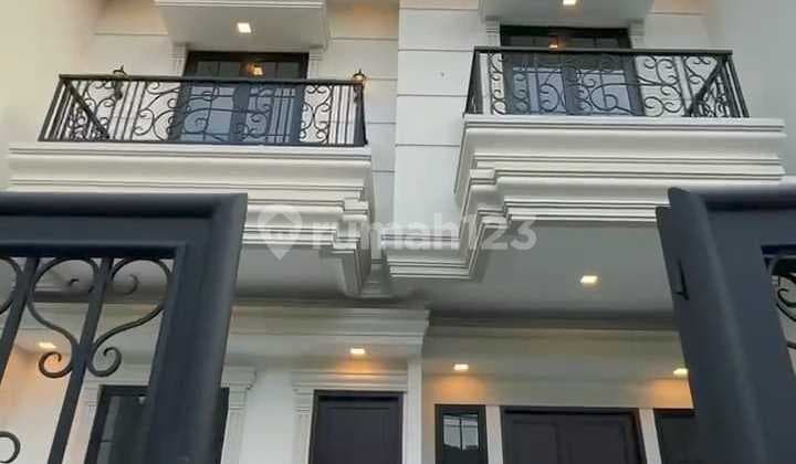 Foor Sale Home Brand New Modern Claasic Bangunan Brkualitas Tingi Dekat Dengan Jaln Raya Duren Sawit Jakarta Timut