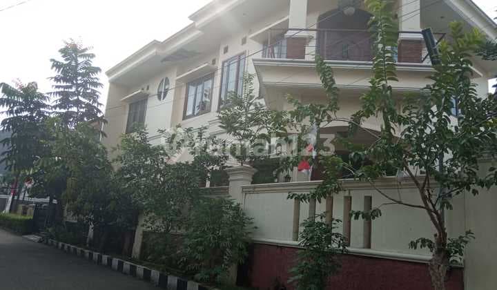Rumah Mewah Dalam Komplek Elite Taman Buaran Indah One Gade ******** Sawit Jakarta Timur