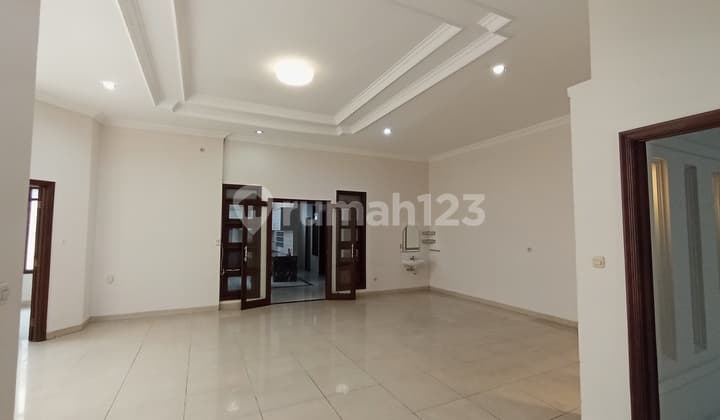 Jual Rumah Istimewa Sangat Istimewa Siap Huni Di Singgana Pradana di Komplek Singgasana Pradana, Jl. Darma Kusuma No. 16, Mekar Wangi, Bojongloa Kidul, Kota Bandung, Jawa Barat, Indonesia, 45465, Singgasana