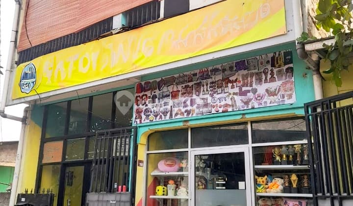 Super Profit Selling 2-Story Fully Renovated House and Business Shop in Pasar Kemis Tangerang (Just Continue the Business)